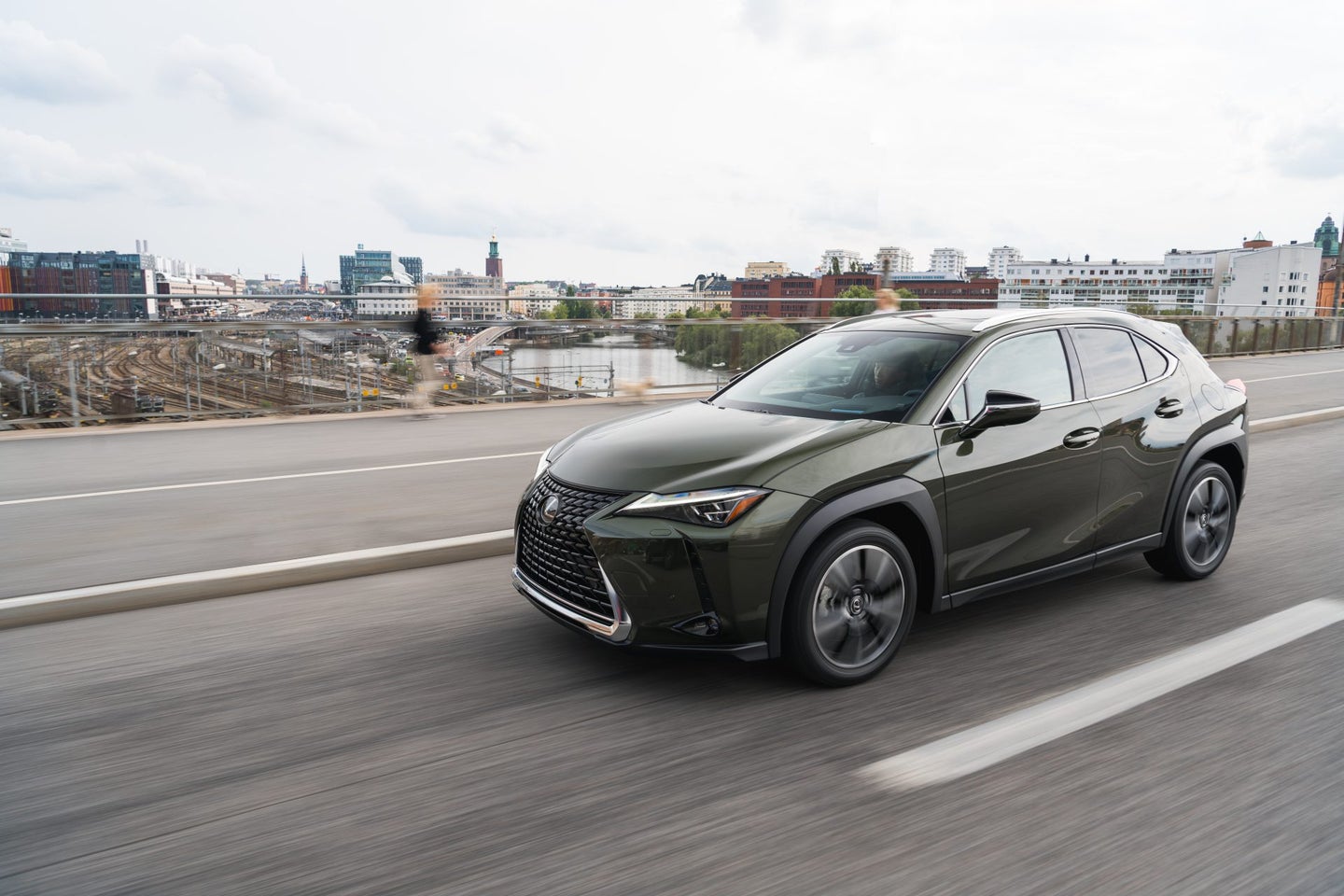 The 2019 Lexus UX 200 and UX 250h First Drive Review: A Small, Smart, Nimble City Specialist