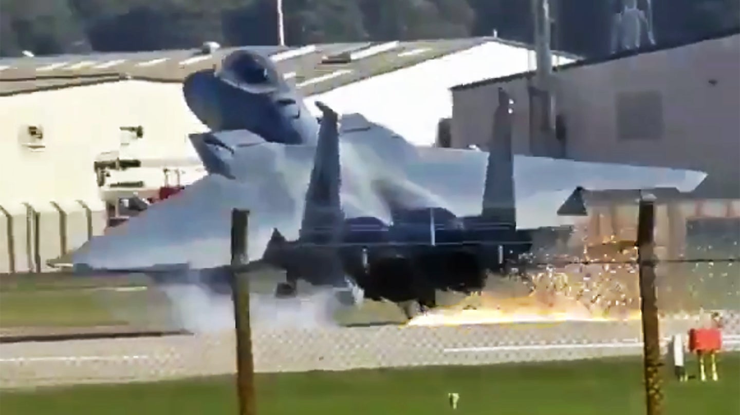 Watch This F-15C Eagle Make A Very Hard Hook-Down Emergency Landing