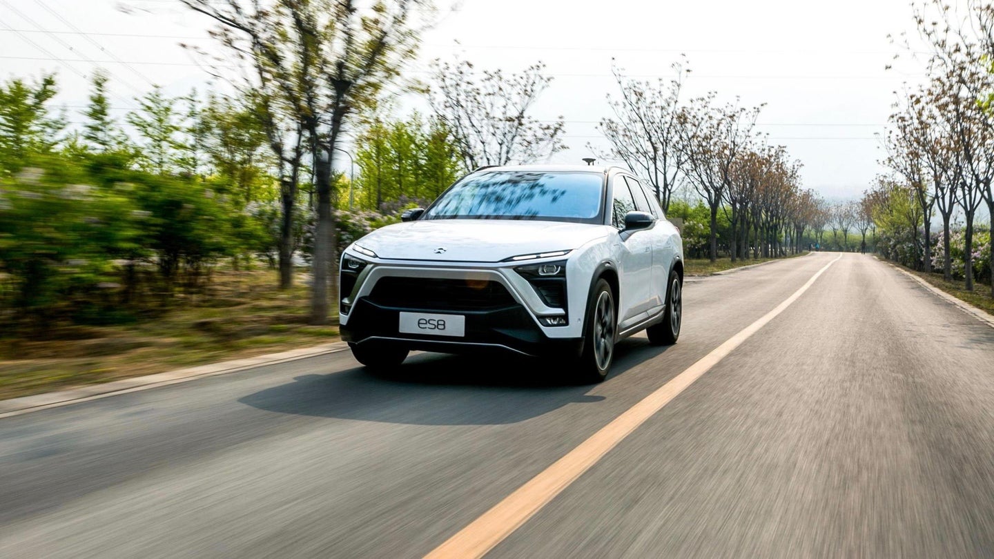 Chinese Nio Electric Car Shuts Down in Traffic After Driver Triggers Software Update