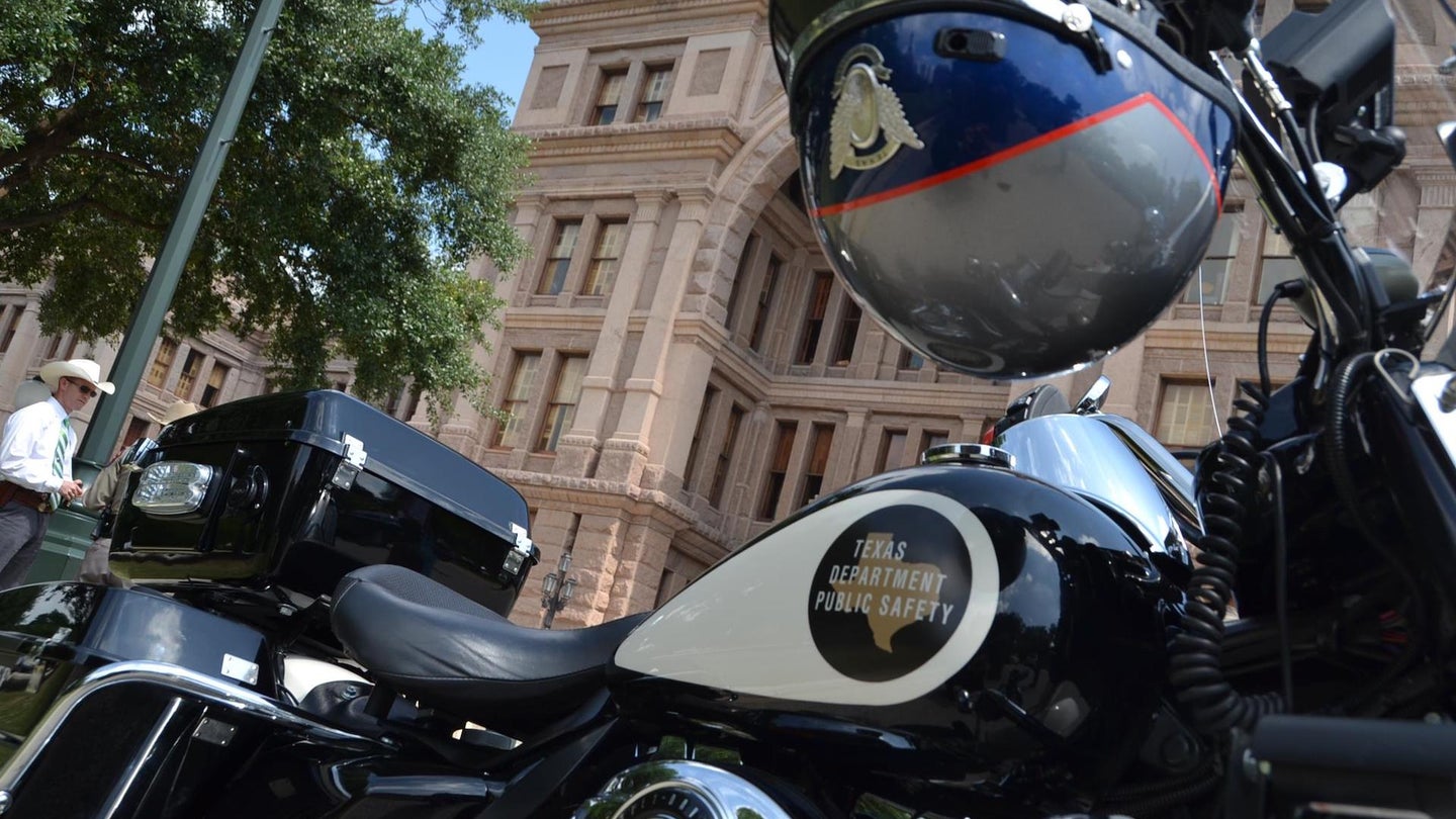 Texas Police Seriously Crack Down on Drivers Who Fail to Move Over for Emergency Vehicles