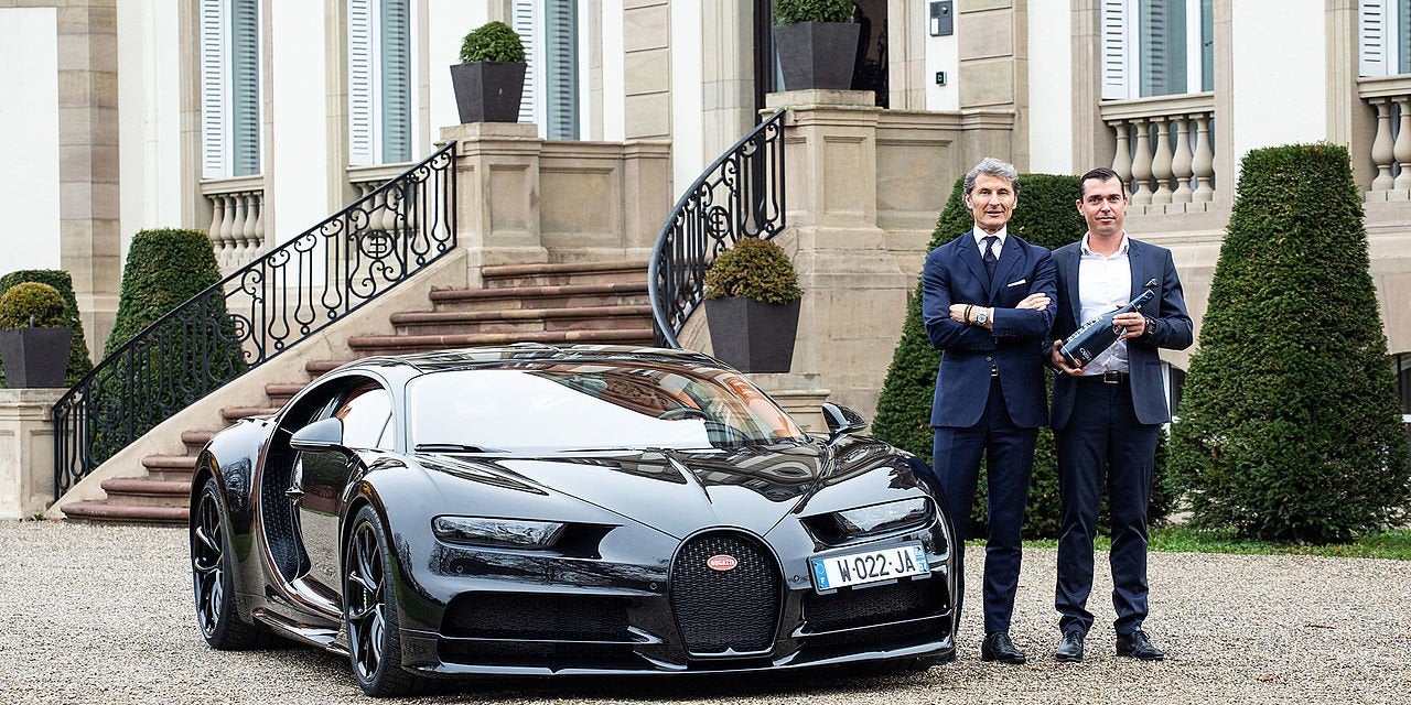 Bugatti Chiron Shown Off in Naked Carbon Fiber to Sell Champagne to Rich Moguls