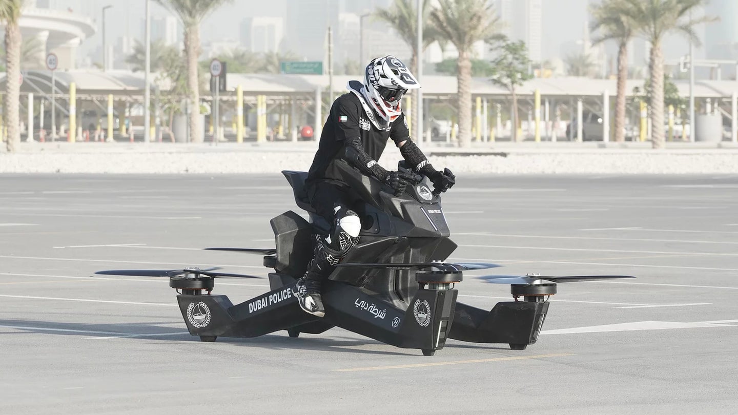 Dubai Police Receive First Delivery of Innovative Hoversurf Drone, Begin Training