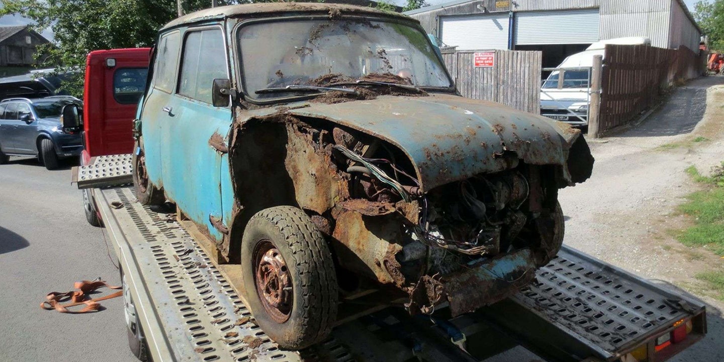 Someone Just Paid More Than $25,000 for This Rotted 1965 Mini Cooper S