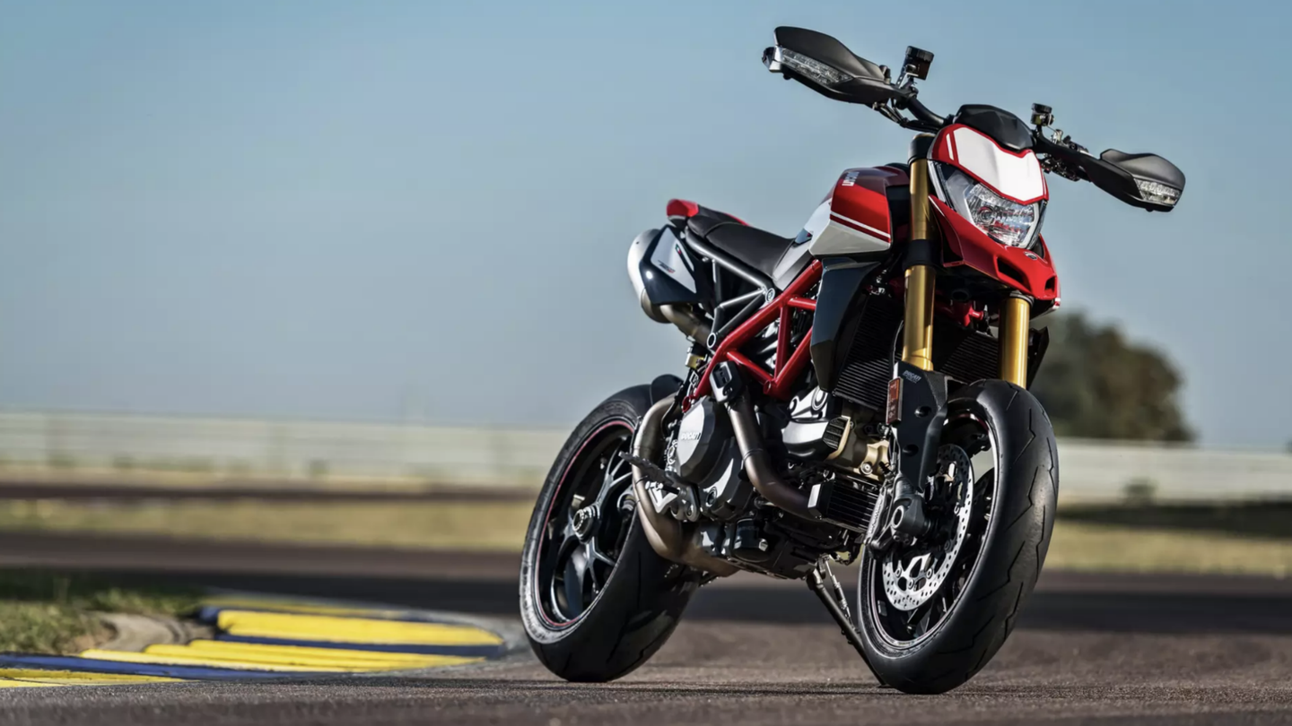 2019 Ducati Hypermotard 950: Bologna's Dedicated Hooligan Gains Power and Specialized Tech