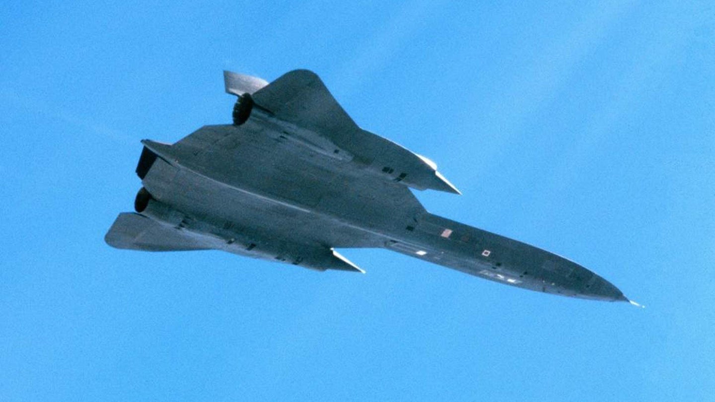 Declassified: US Honors Swedish Pilots For Escorting Stricken SR-71 To Safety During Cold War
