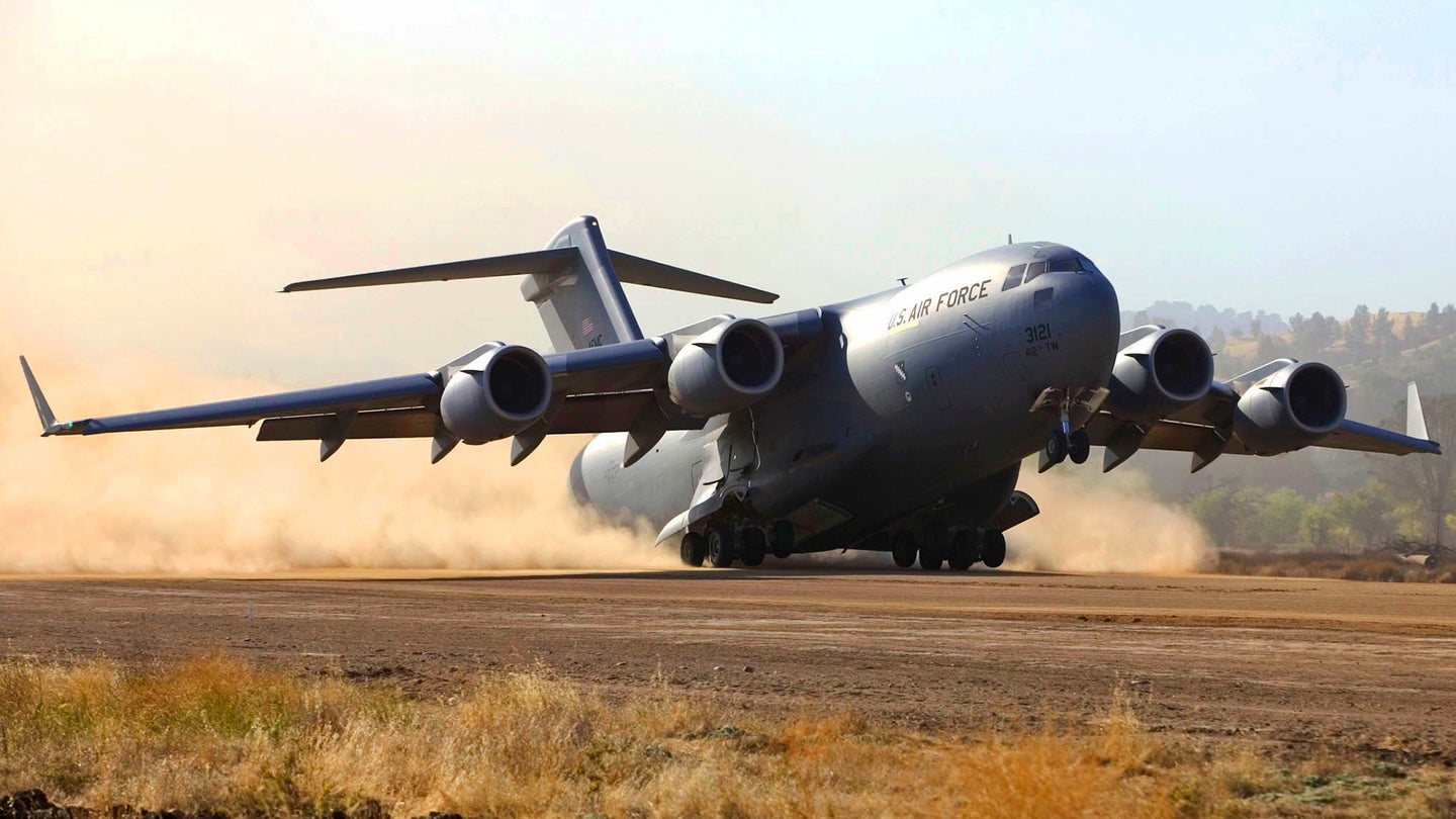 A USAF C-17 Flew A Secretive Mission Into Yemen To Rescue Wounded Emirati Troops In 2017