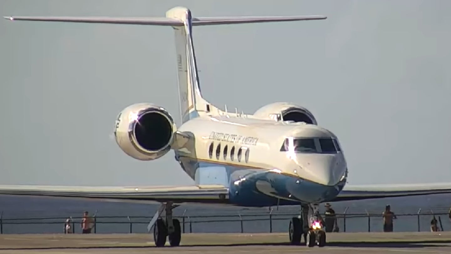 This USAF Gulfstream Went Jetting Off To St. Martin Ahead Of The Impending Government Shutdown