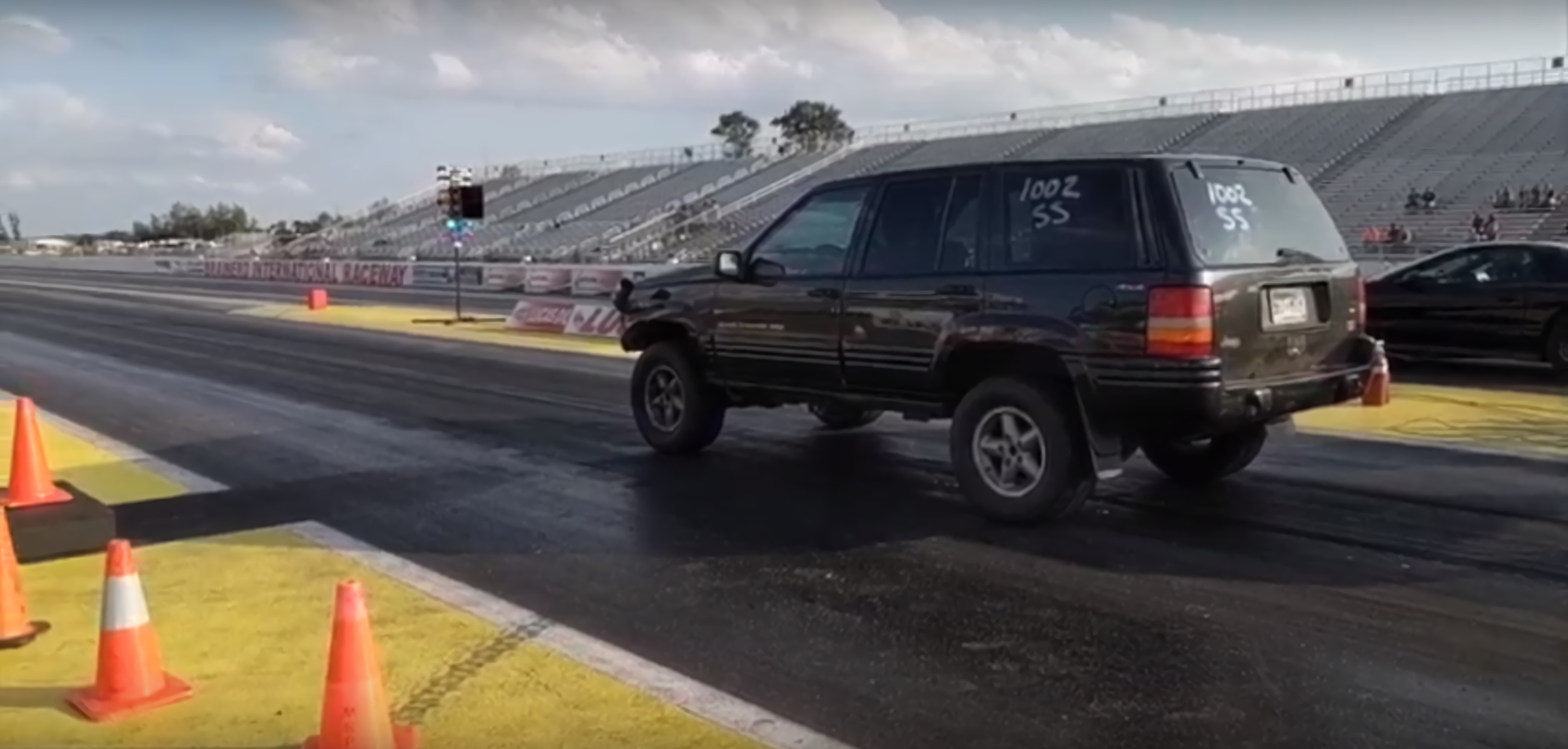 World’s Fastest ZJ Jeep Grand Cherokee Runs 9 Seconds in the Quarter-Mile Without any Boost