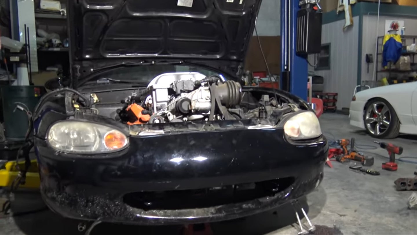 Hell Yeah: Someone’s Stuffing a 707-Horsepower Dodge Hellcat Engine in a Mazda Miata