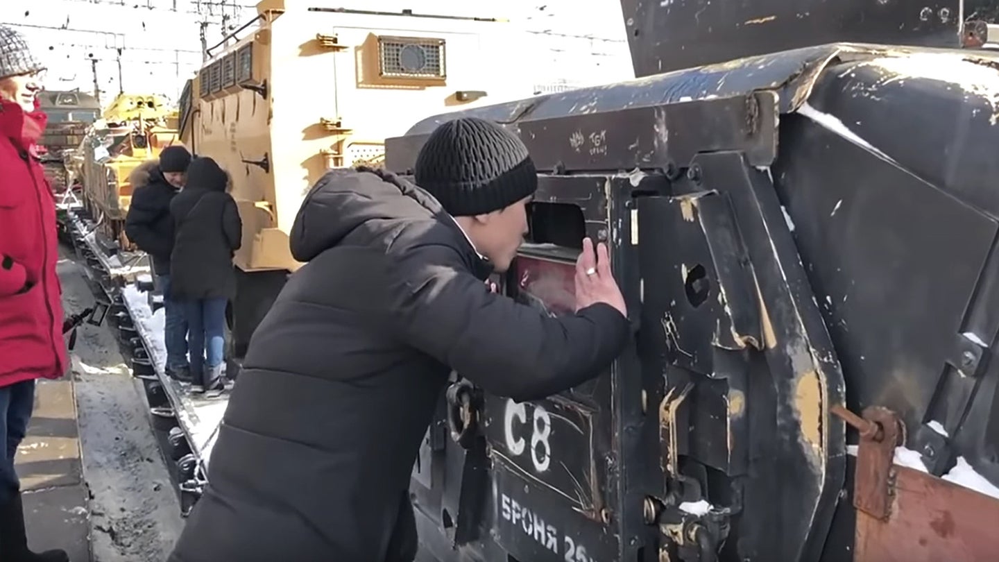 Moscow Has A &#8220;Syrian Fracture&#8221; Propaganda Train Loaded With War Trophies Crisscrossing Russia
