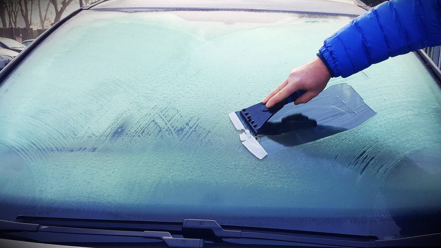 10 products to de-ice your car quickly from windscreen covers