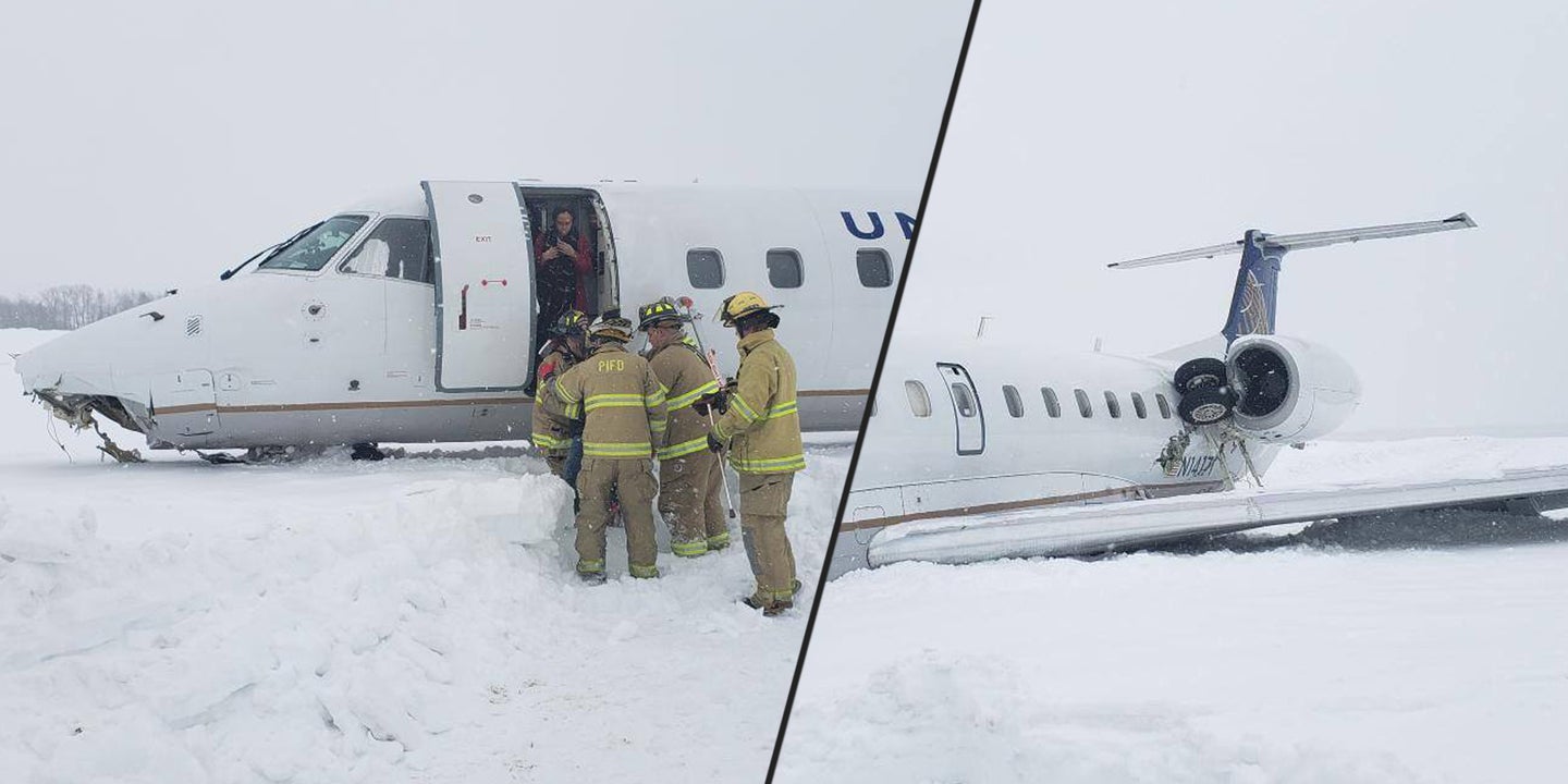 United Airlines Commuter Jet Slides Off Runway in Maine, Rips Off Wheels in Snowy Landing