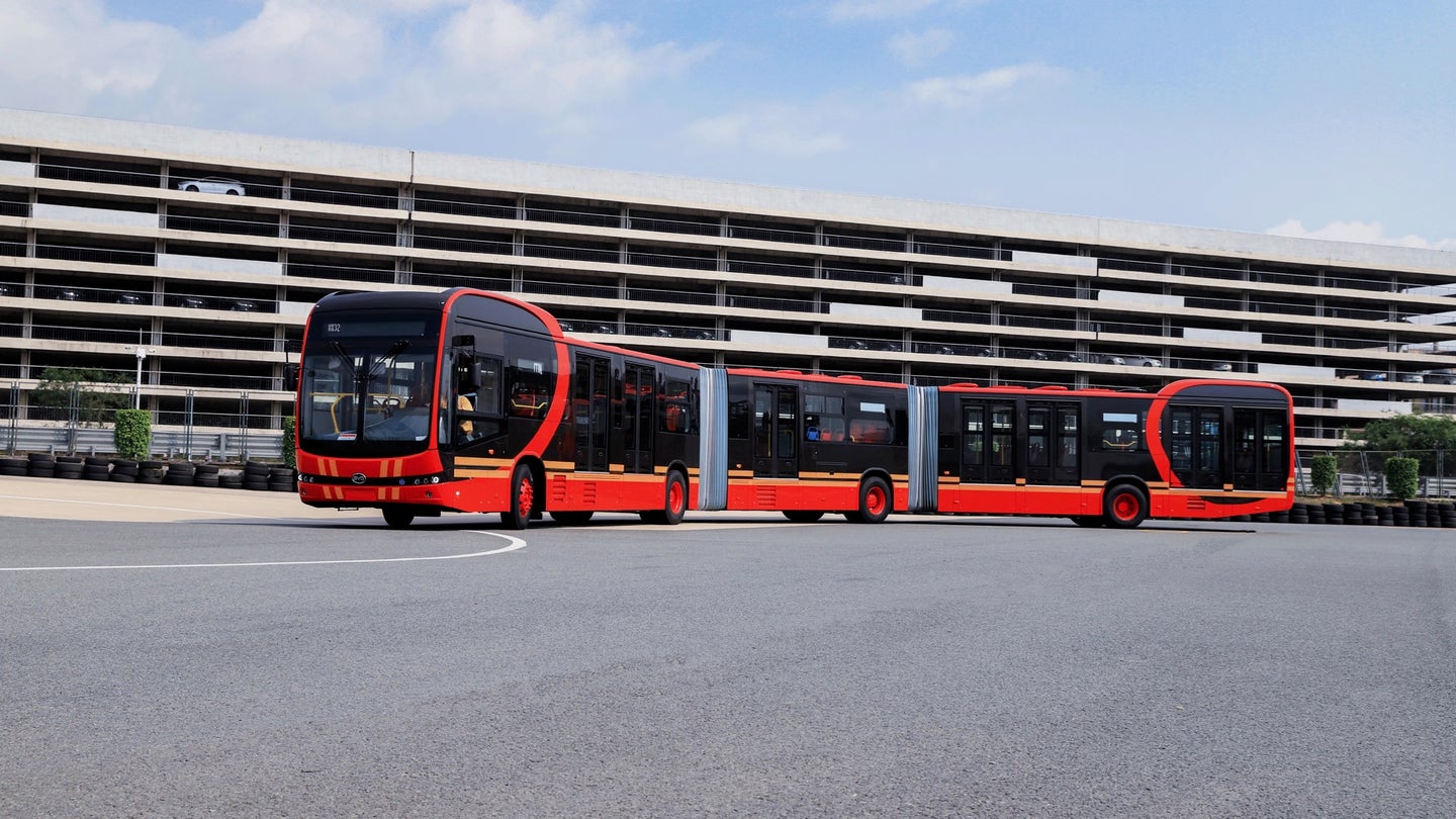 The World’s Longest Electric Bus Will Soon Go Into Service in Colombia