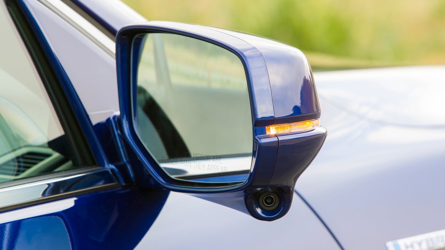 Thieves Are Stealing, Cashing in on High-Tech Side Mirrors Found on Modern Cars