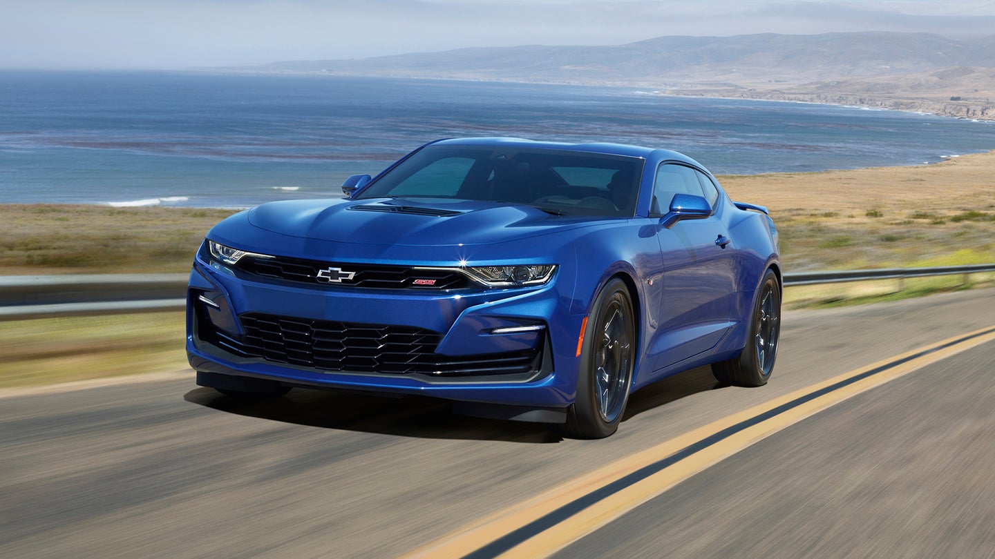 GM Targets Ford Mustang Owners With $5,500 Off Chevrolet Camaro in December