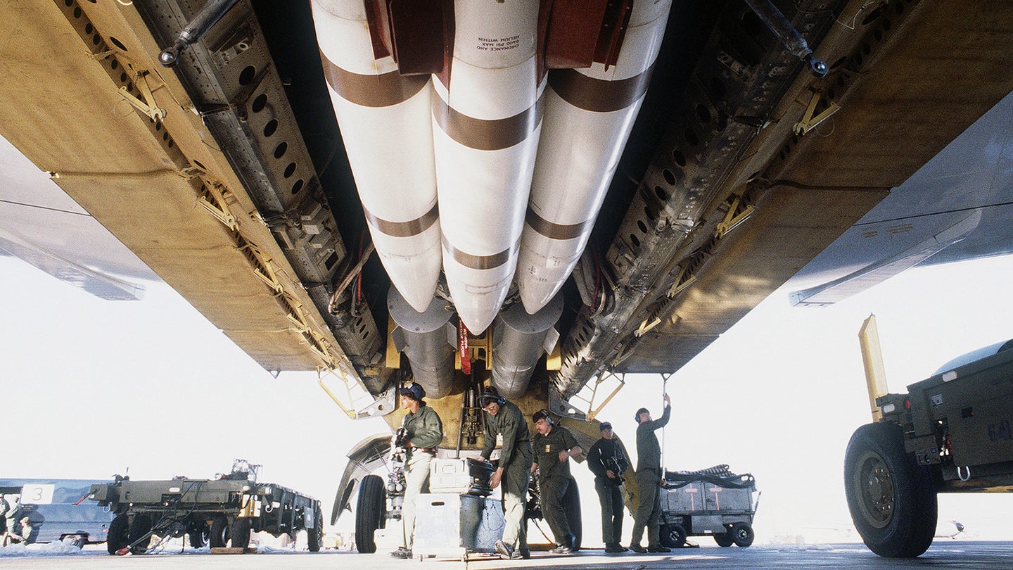 B-52s Would Have Nuked Their Way Through Soviet Air Defenses With These Missiles