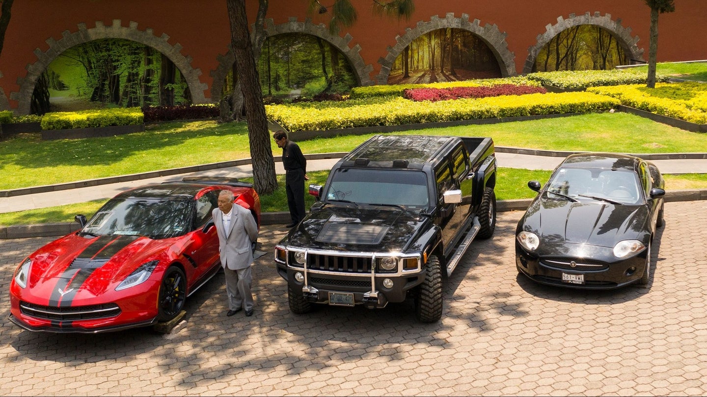 Mexican Government Auctions Seized Cars From Corrupt Officials, Criminals to Benefit the Poor