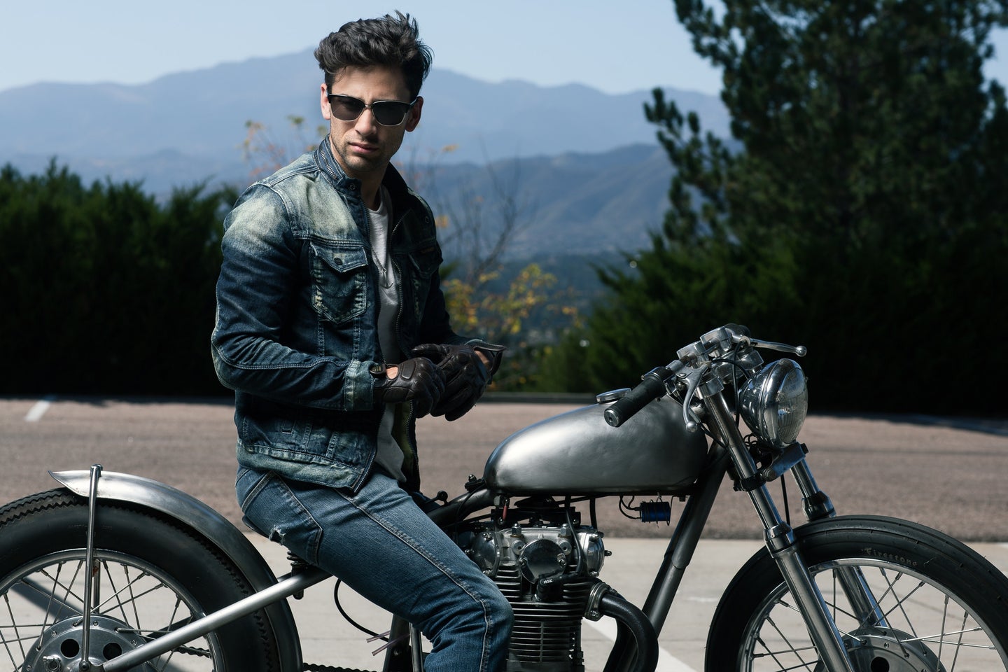Best Motorcycle Sunglasses: Avoid The Glare and Protect Your Eyes When You Ride