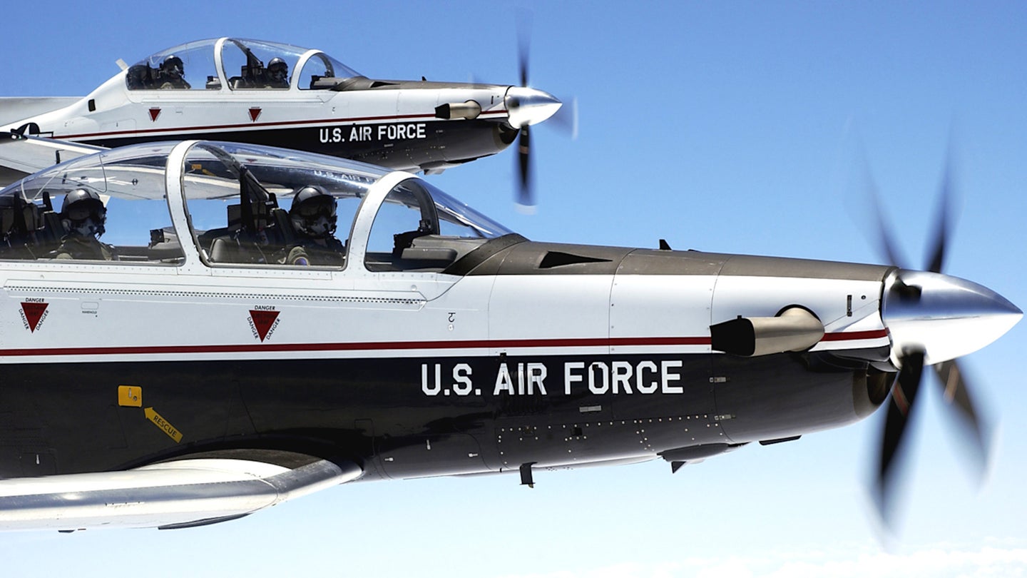 U.S. Air Force T-6A Turboprop Training Plane Crashed Near Lake in Oklahoma