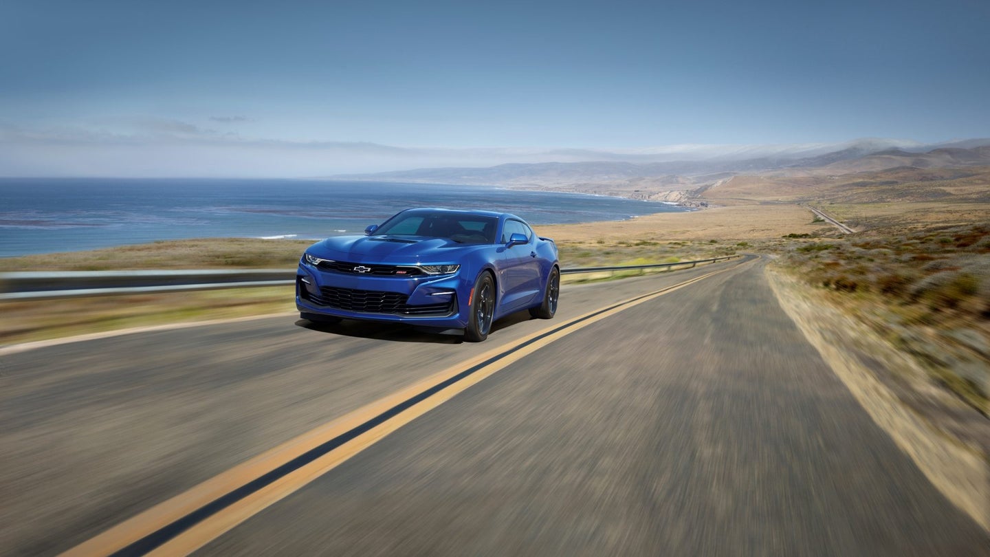 GM Will Give You $2,500 off a 2019 Chevrolet Camaro If You’re Switching From a Ford Mustang