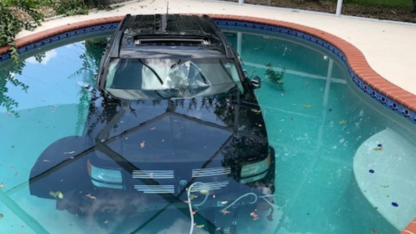 Florida Driver Crashes Dodge Nitro Into Swimming Pool After Mistaking Gas Pedal for Brake