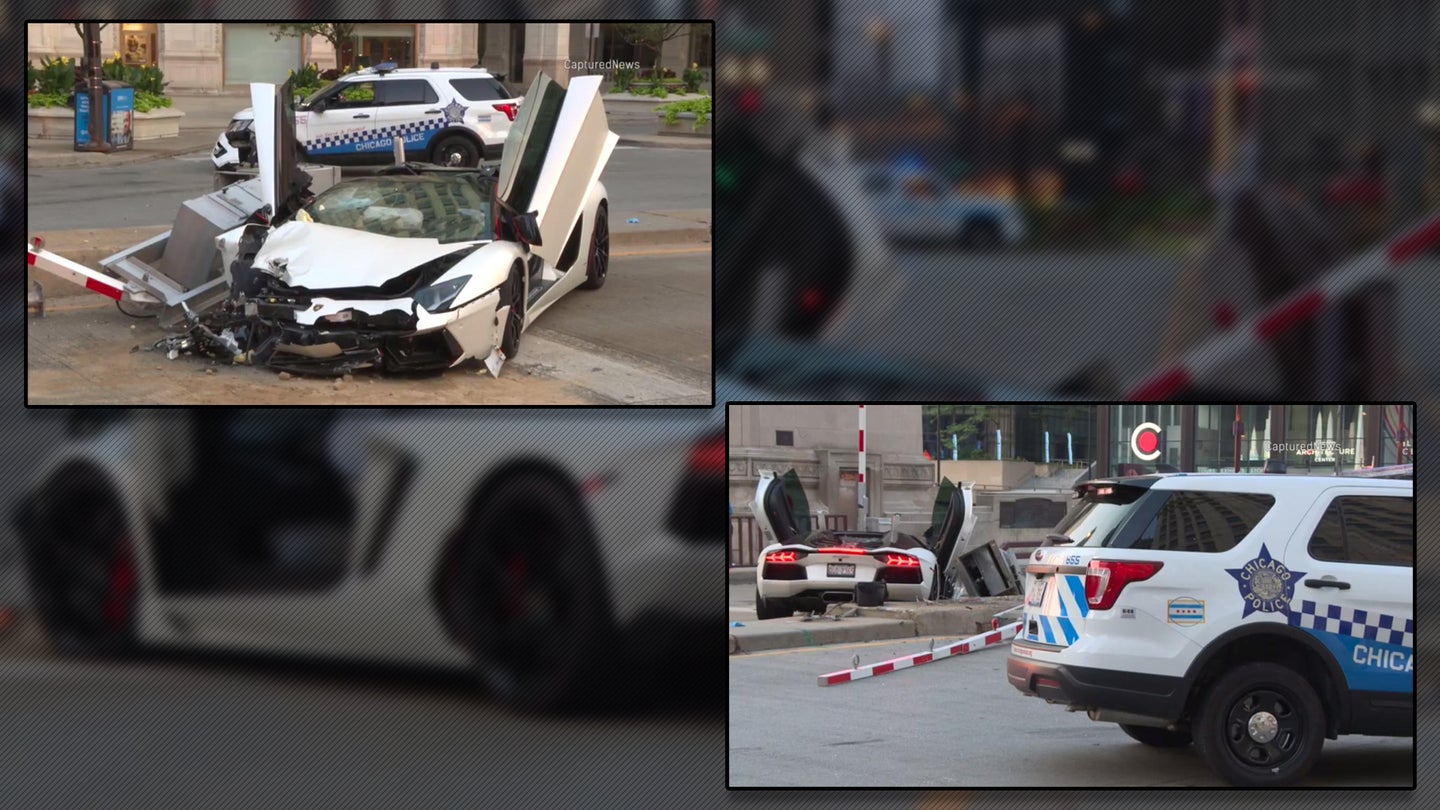 Speeding Lamborghini Aventador Runs Red Light, Strikes Chicago Police Cruiser: Report