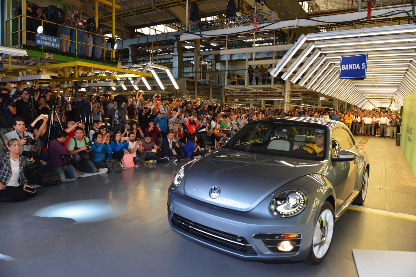 The Death of an Icon: Final Volkswagen Beetle Rolls Off Assembly Line in Mexico