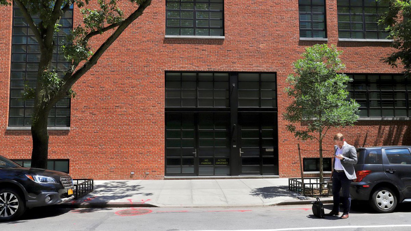 NYC Billionaire Illegally Creates Own Parking Spot, Has Neighbors Towed