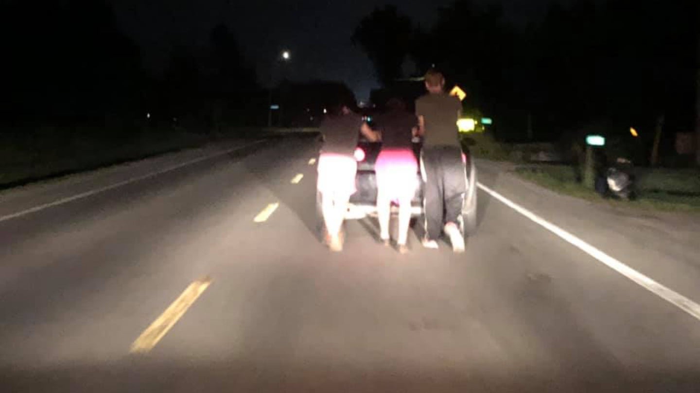 Teens Push Broken-Down Chevrolet Cobalt Over Five Miles for Owner Who Couldn’t Afford Tow Truck
