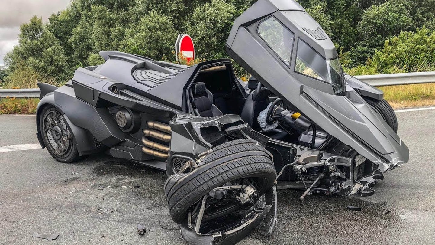 Lamborghini Gallardo-Based Batmobile Clone Crashed by YouTuber Seb Delanney in France