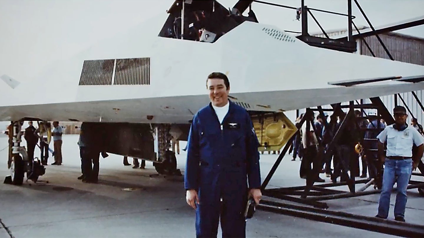 Test Pilot Recounts F-117&#8217;s Wobbly First Flight And Entering Into Its Top Secret World