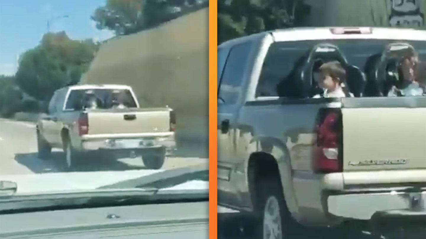 Viral Video of Kids in Pickup Bed Car Seats on Kansas Highway Is Legit—and Legal
