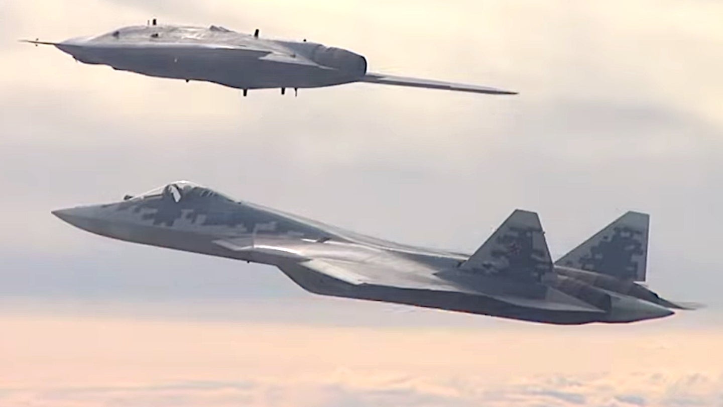 Watch Russia&#8217;s S-70 Unmanned Combat Air Vehicle Fly With An Su-57 For The First Time