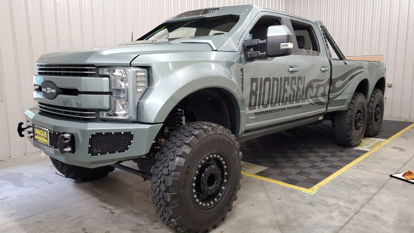 Ford F-550 Super Duty 6×6 ‘Indomitus’ Is a Sweet Truck With a Dumb Name