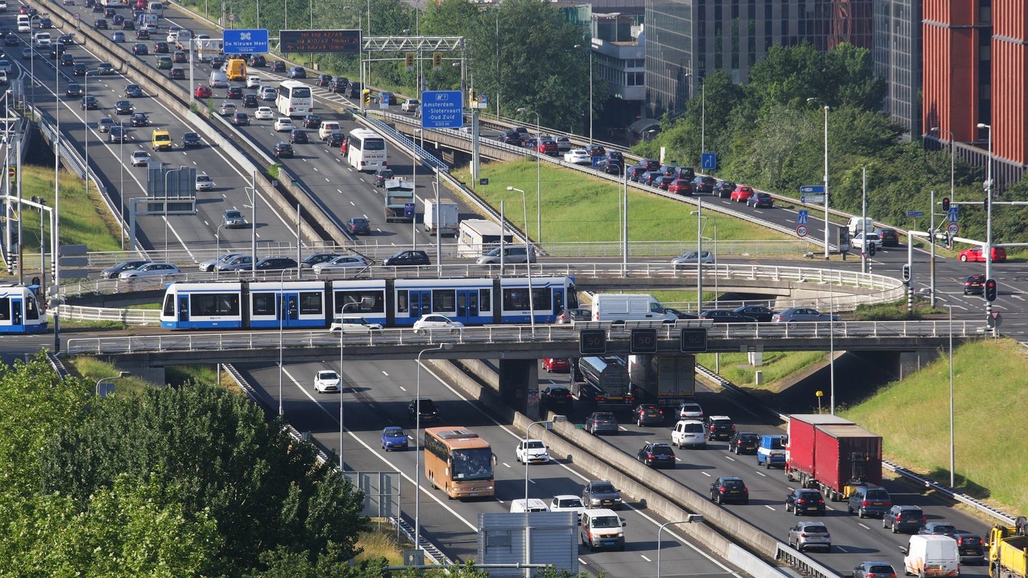 The Netherlands Reduces Road Speed Limits to Curb Emissions