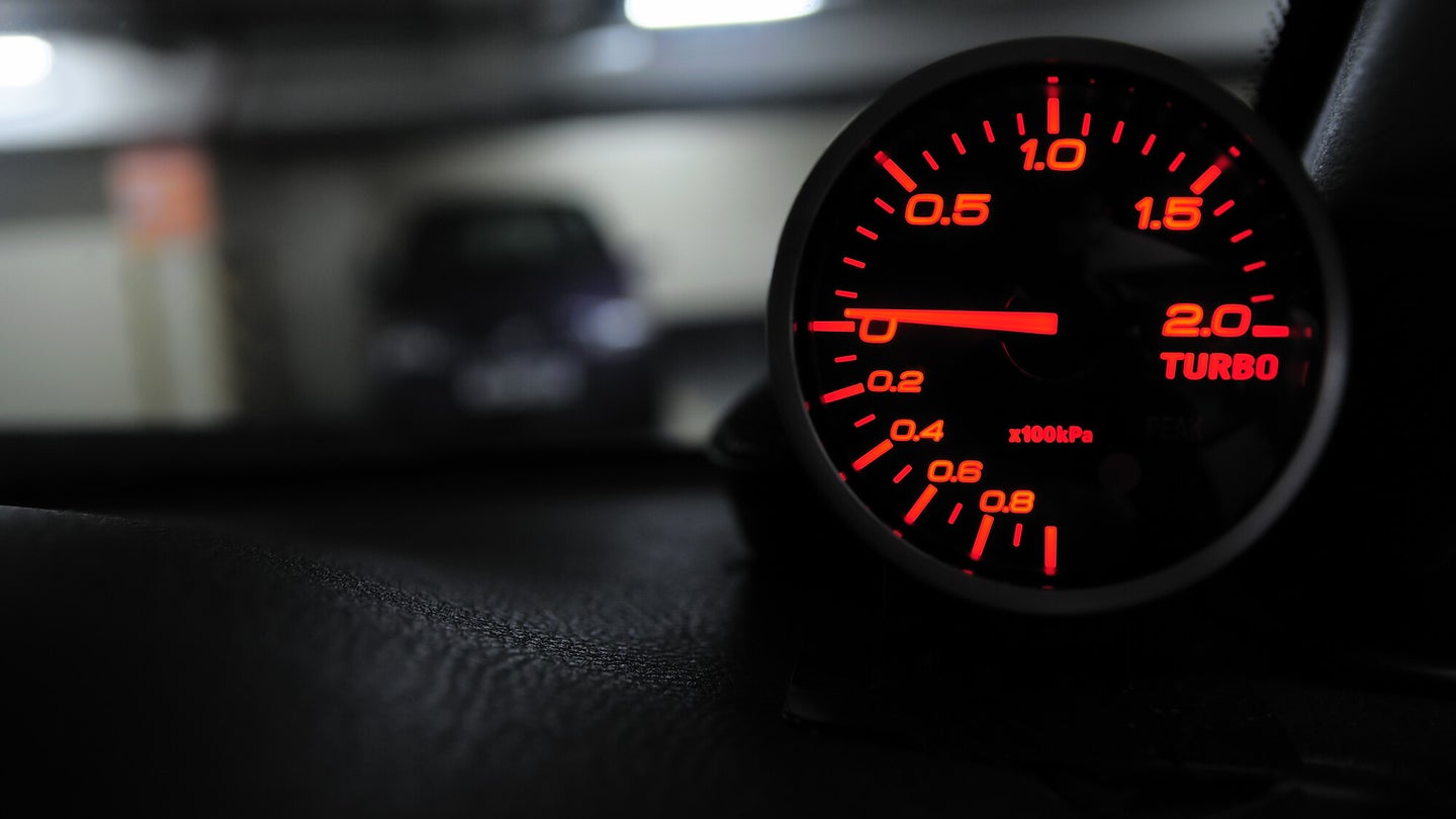 Best Boost Gauges: Monitor Your Engine’s Pressure Accurately