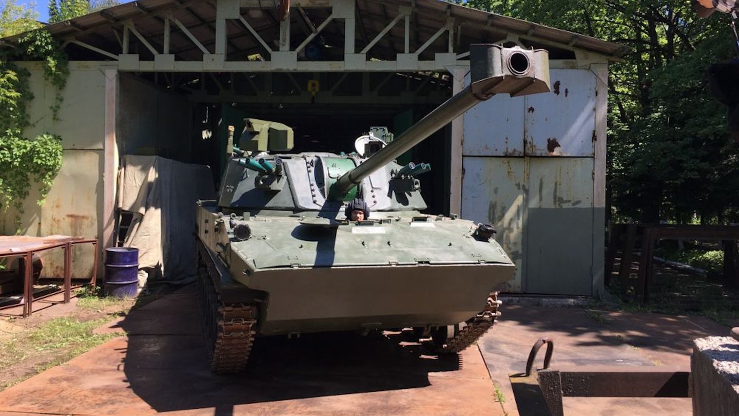 Meet Russia’s Pint Sized But Heavily Armed And Air Droppable Gun-Mortar “Tank”