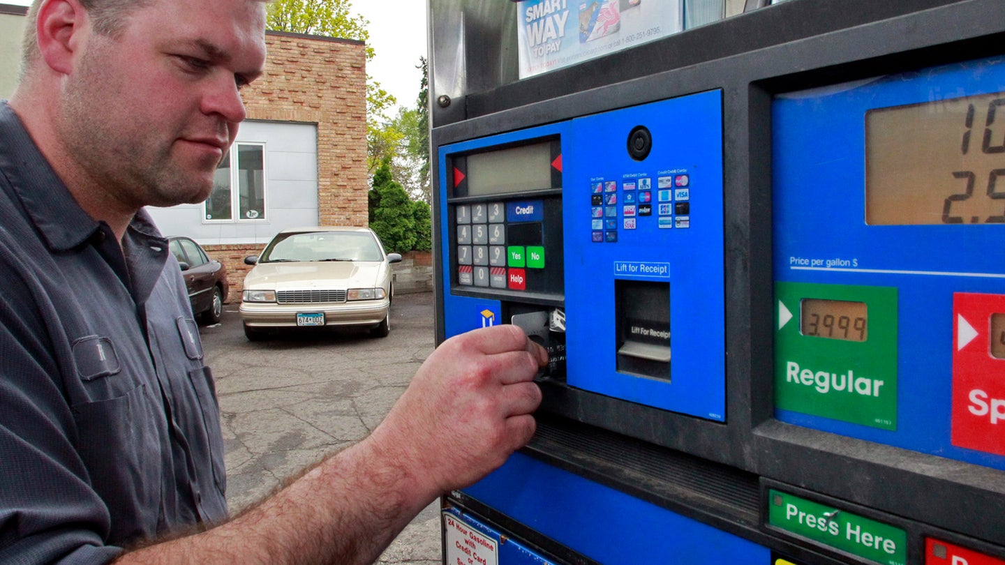 Credit Card Hackers Targeting North American Gas Stations With Info-Stealing Software