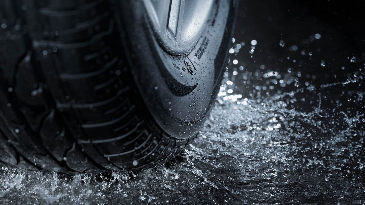Best Wet Weather Tires: Wheels That Make the Drive Safer in the Rain