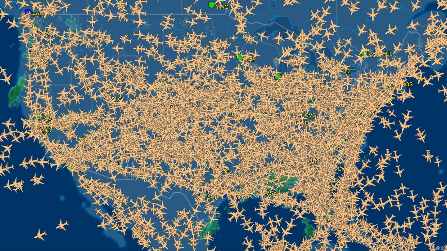 Live Flight Tracking Map Shows US Skies Are Full on a Record Holiday Travel Weekend