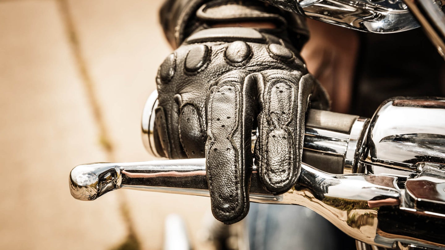 Best Motorcycle Throttle Locks: Avoid Hand Fatigue and Cramping