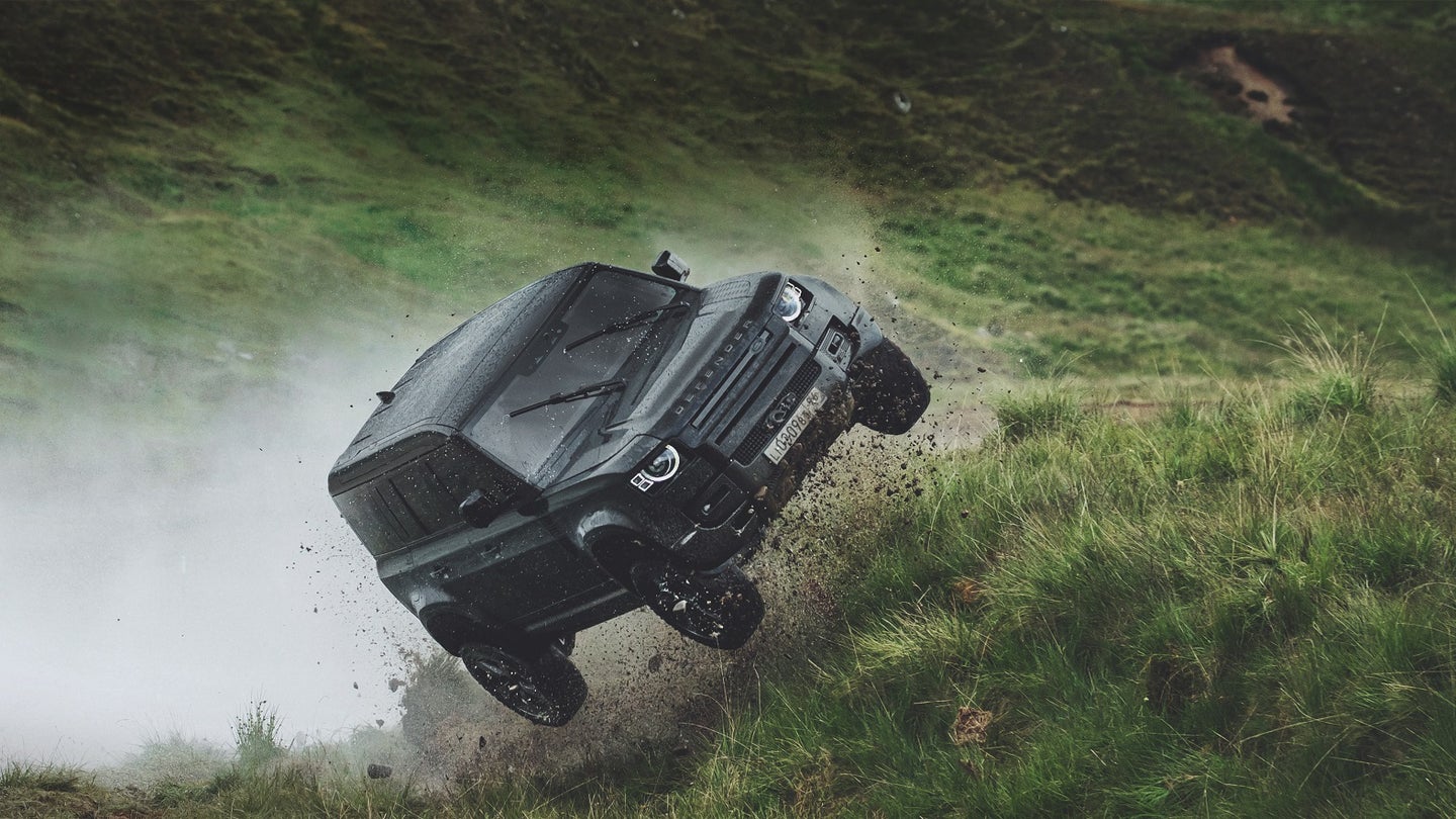 Watch 007’s No Time to Die Stunt Drivers Beat the Living Daylights Out of Land Rover Defenders