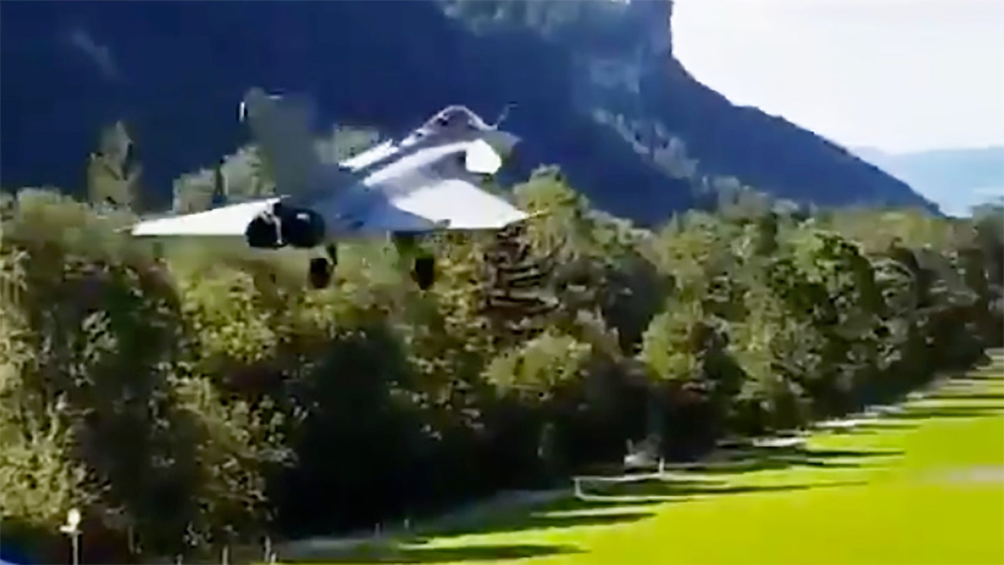 Watch This Rafale Fighter Drop Like A Brick During Crazy Approach To A Mountain Airport
