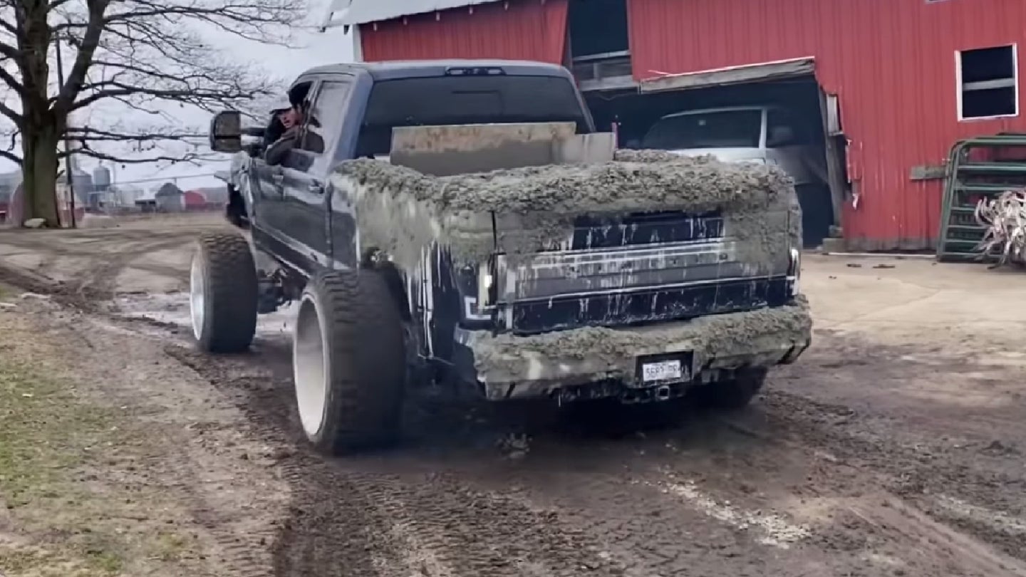 Here&#8217;s What Happens When You Load a Ford Super Duty&#8217;s Bed With 12,500 Pounds of Wet Concrete