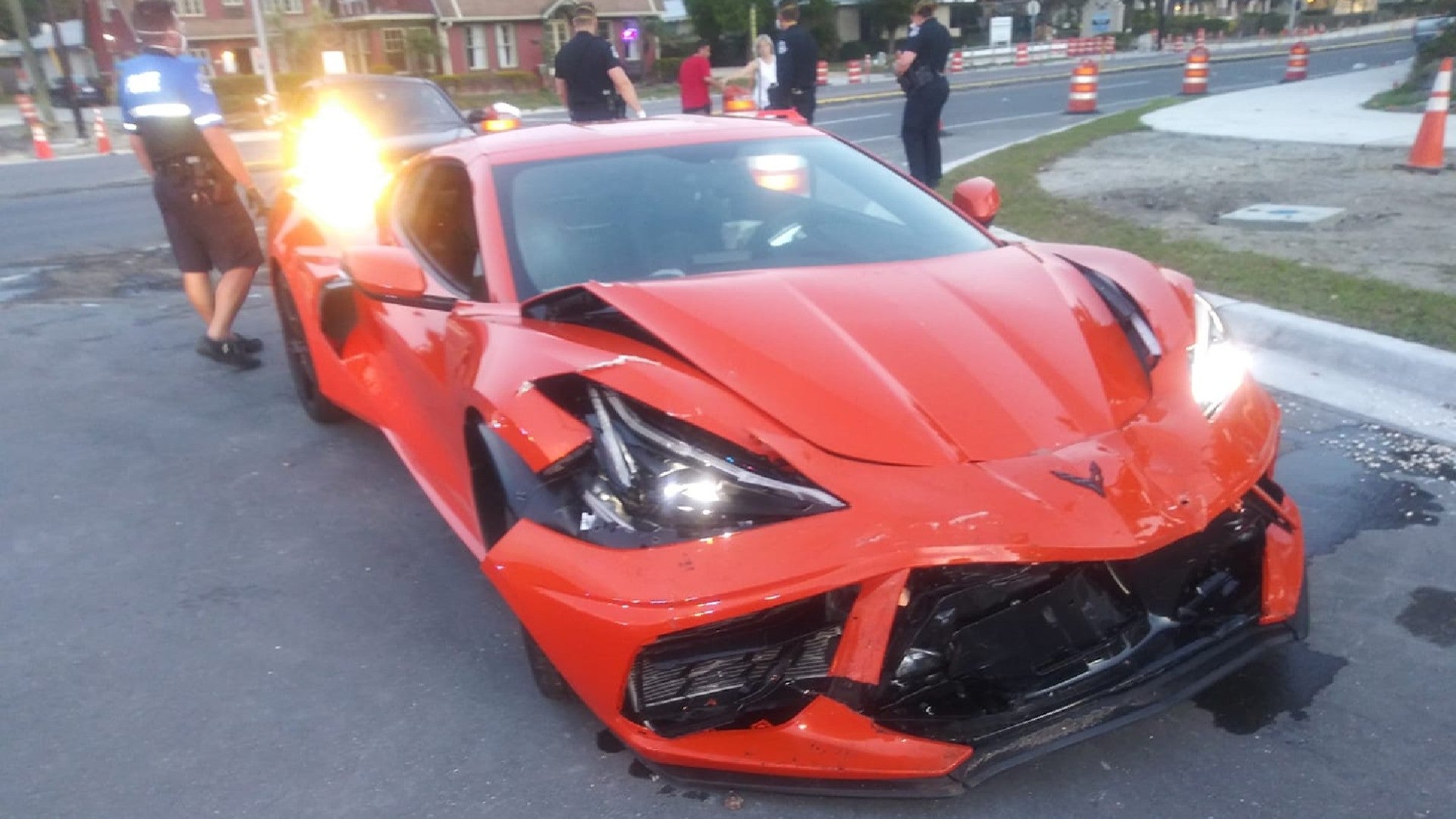 Видео разбитых машин. Corvette c6 crash. Разбитые спорткары.