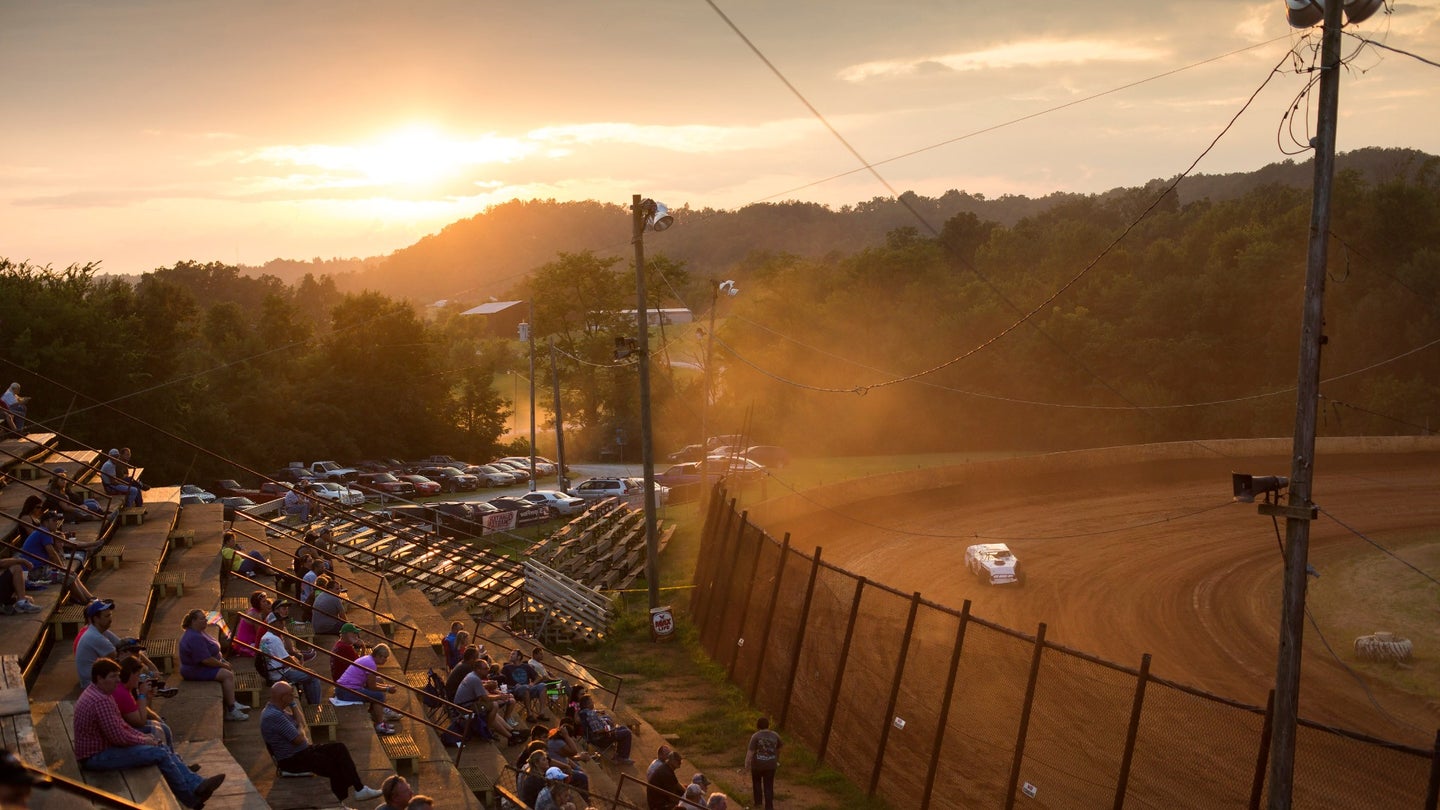 South Dakota Dirt Tracks Are Racing This Weekend, Social Distancing Be Damned