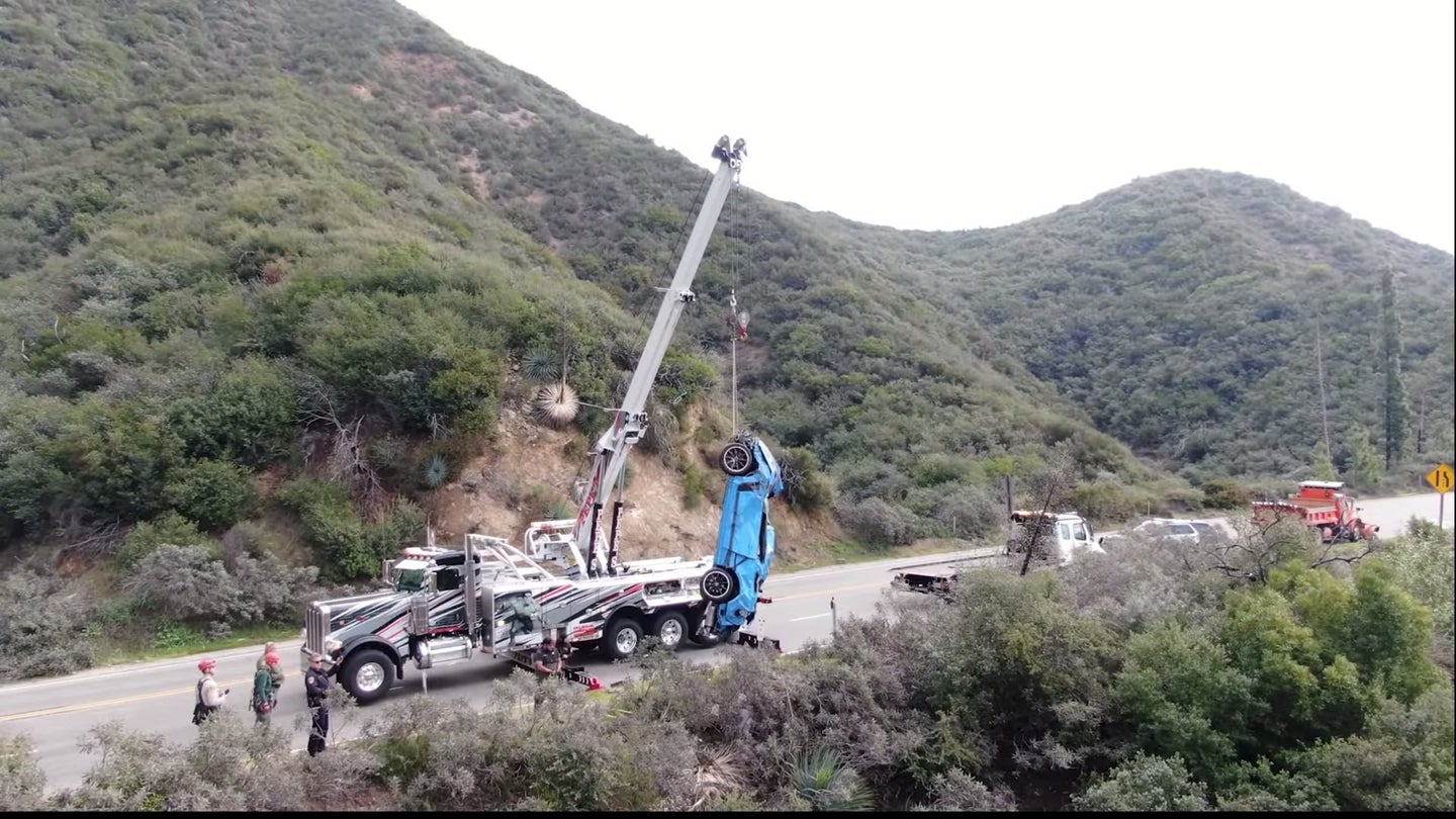 Be Amazed at the Recovery of This Ford Mustang Boss 302 That Flew Off a Canyon Road