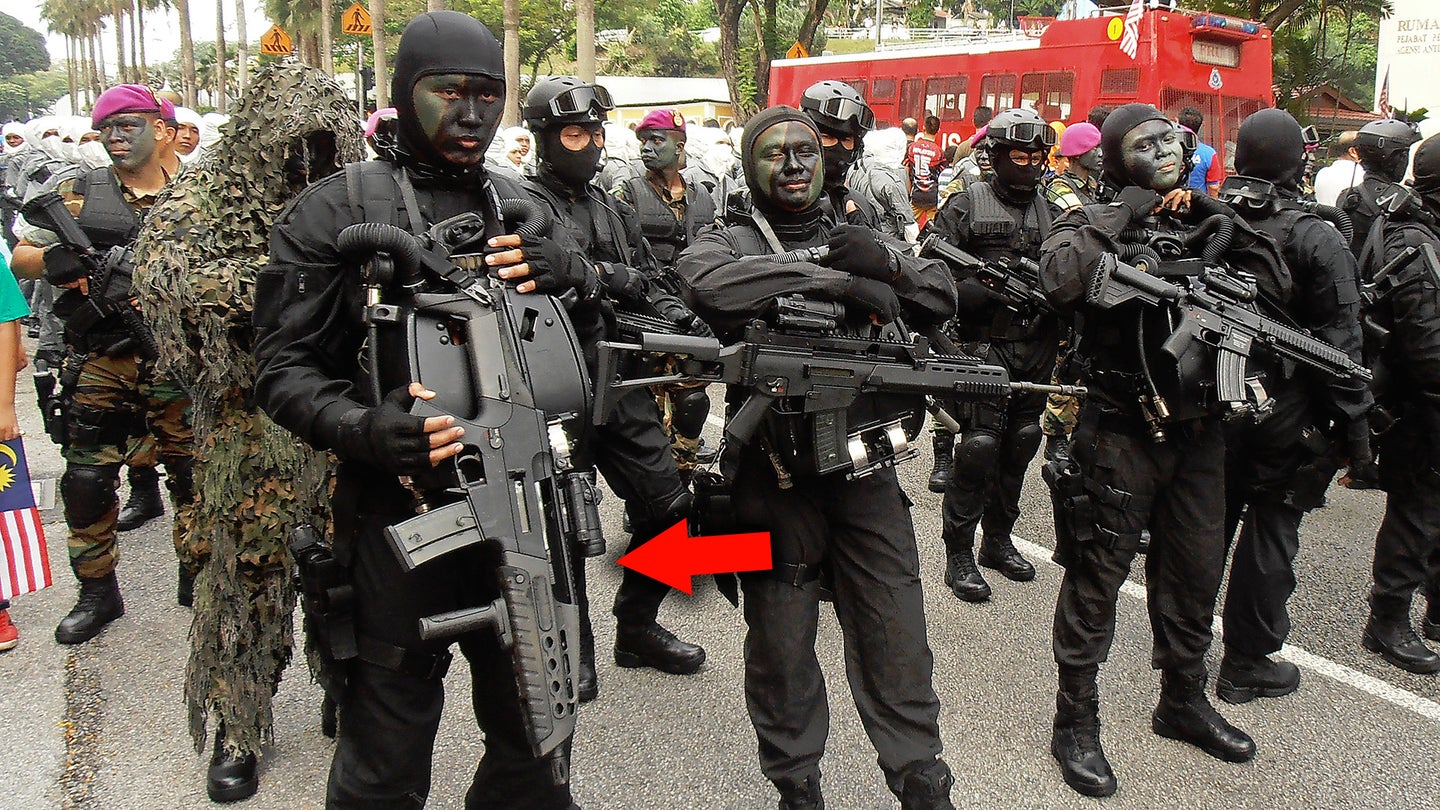 The Army’s Aborted XM8 “Starship Troopers” Rifle Lived On In The Hands Of Malaysian Frogmen