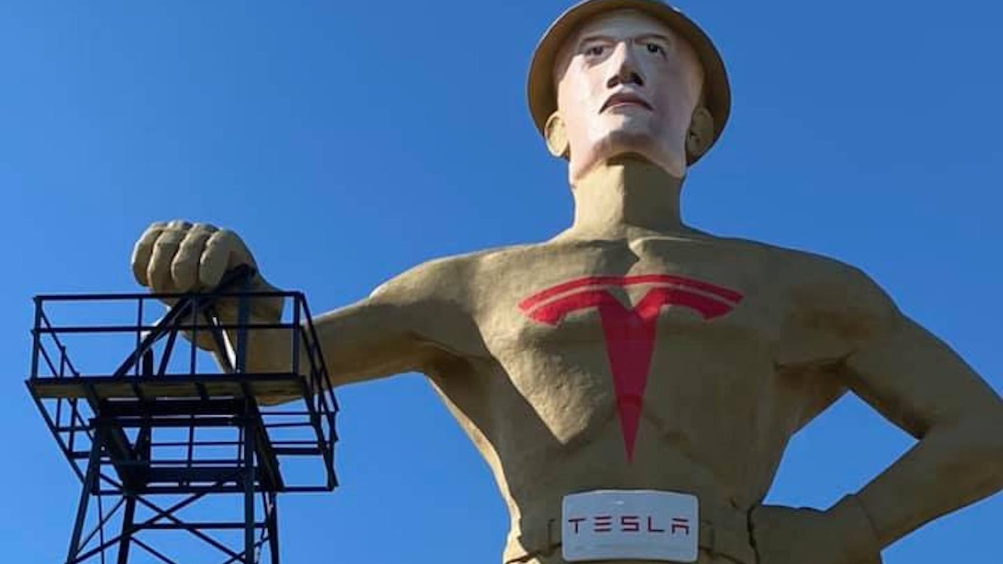 Tulsa Paints Elon Musk’s Face on Its Giant Golden Driller Statue in Hopes of Luring Next Tesla Plant