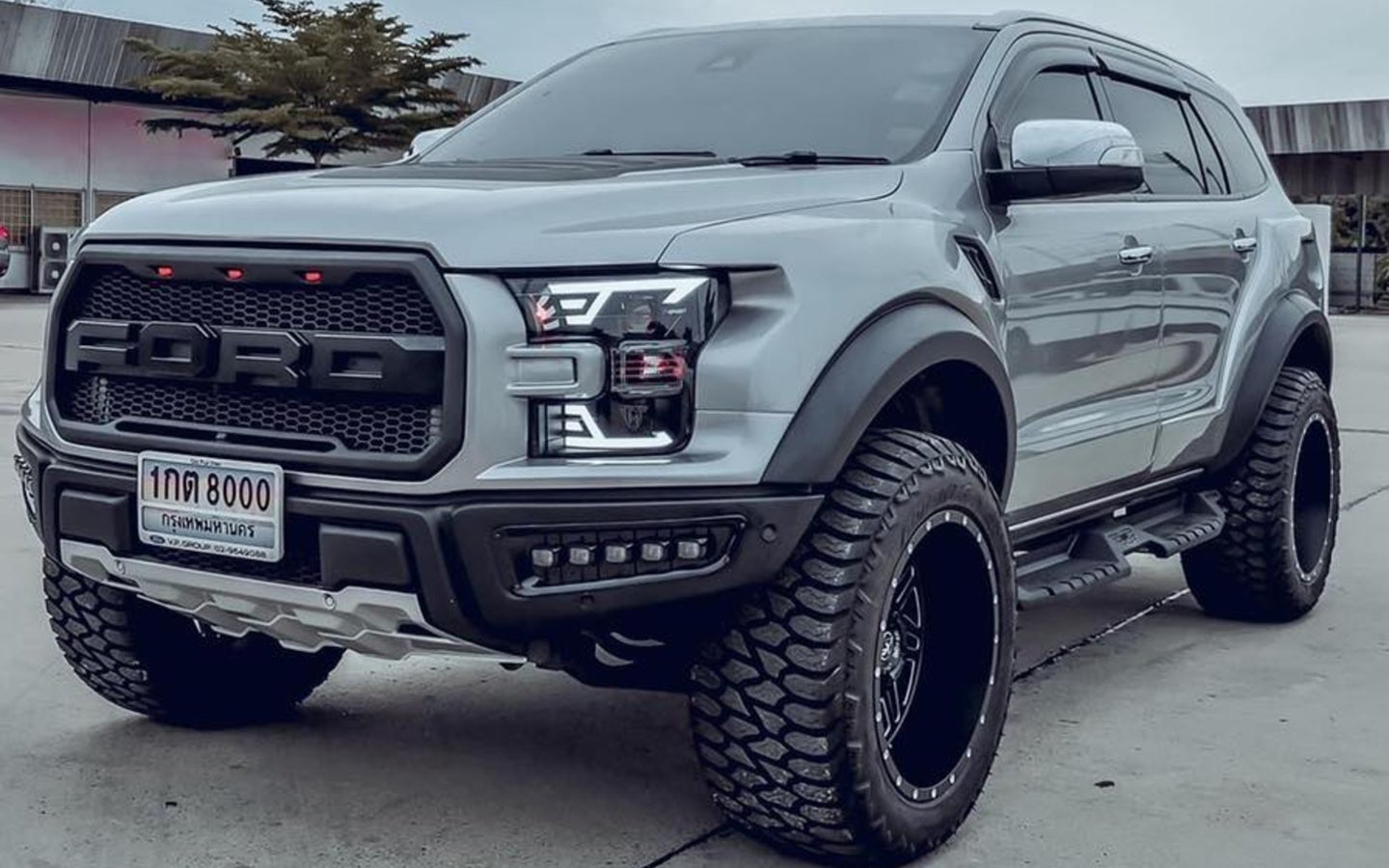 If Ford Made a Raptor SUV, It Would Look a Lot Like This Beast